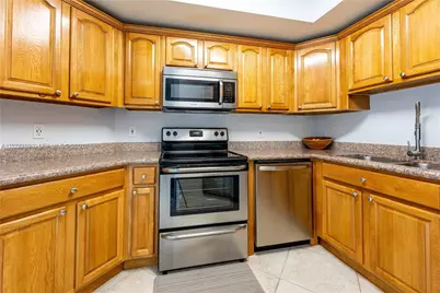 3530 SW 22nd St #703, Miami, FL 33145 - Photo 15