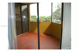 8215 SW 152nd Ave, Miami, FL 33193 - Photo 9