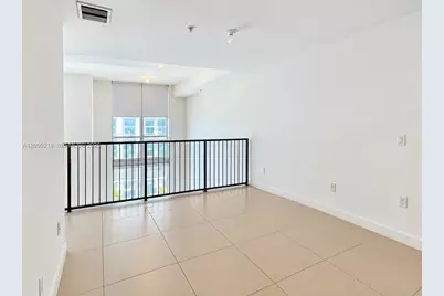 300 S Biscayne Blvd #L-406, Miami, FL 33131 - Photo 7