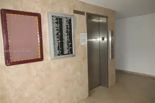 581 Blue Heron Dr, Hallandale Beach, FL 33009 - Photo 29