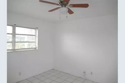 581 Blue Heron Dr #309-B, Hallandale Beach, FL 33009 - Photo 5