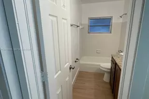 4986 SW 7th St, Margate, FL 33068 - Photo 23