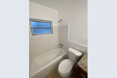 4986 SW 7th St, Margate, FL 33068 - Photo 9