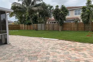 2561 NE 10th Ct, Pompano Beach, FL 33062 - Photo 13