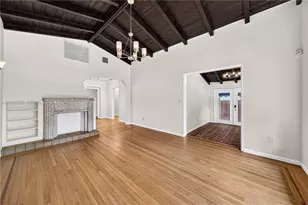 717 NE 73rd St, Miami, FL 33138 - Photo 9