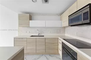 16385 Biscayne Blvd, North Miami Beach, FL 33160 - Photo 9