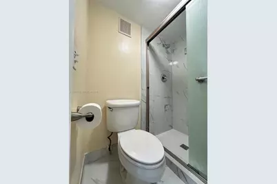 400 Commodore Dr #211, Plantation, FL 33325 - Photo 19