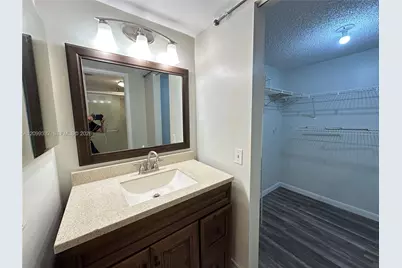 400 Commodore Dr #211, Plantation, FL 33325 - Photo 17