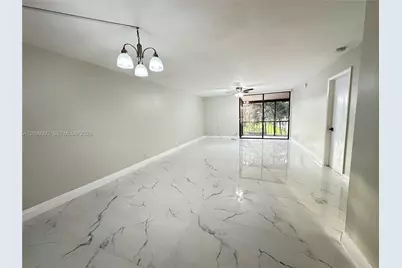 400 Commodore Dr #211, Plantation, FL 33325 - Photo 7