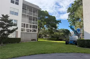 9235 Lagoon Pl, Davie, FL 33324 - Photo 25