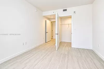 77 SE 5th St #2903, Miami, FL 33131 - Photo 7