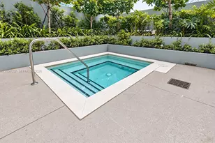 77 SE 5th St, Miami, FL 33131 - Photo 27
