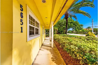 5651 SW 64th Ave, Davie, FL 33314 - Photo 7
