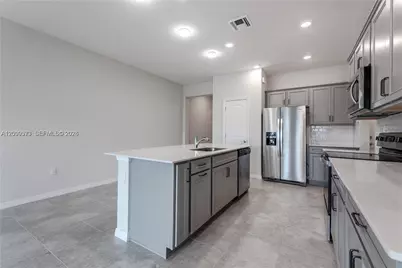 2126 N Appleton Cir N #2126, Oakland Park, FL 33309 - Photo 35