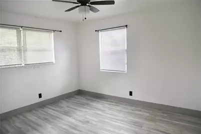 410 SW 9th Ave #1E, Hallandale Beach, FL 33009 - Photo 3