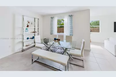 2208 SE 30th St, Homestead, FL 33035 - Photo 13