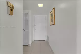 200 Diplomat Pkwy, Hallandale Beach, FL 33009 - Photo 17