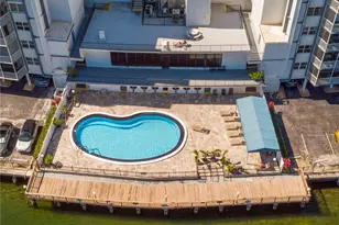 200 Diplomat Pkwy, Hallandale Beach, FL 33009 - Photo 27