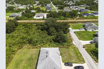 3702 25 St SW, Lehigh Acres, FL 33976 - Photo 5