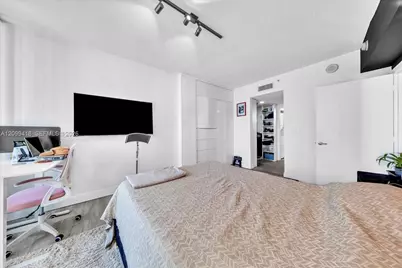 1750 N Bayshore Dr #2510, Miami, FL 33132 - Photo 17