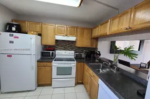 165 NW 93rd Ave, Pembroke Pines, FL 33024 - Photo 1