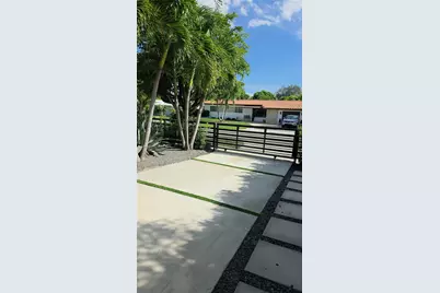 9345 SW 46th Ter, Miami, FL 33165 - Photo 3