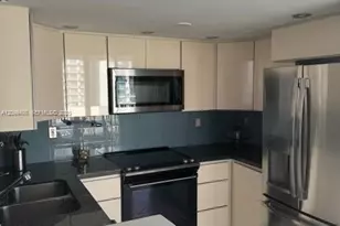 1621 Bay Rd, Miami Beach, FL 33139 - Photo 5