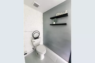 3418 W 108th St, Hialeah, FL 33018 - Photo 9