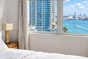 31 SE 5th St, Miami, FL 33131 - Photo 5