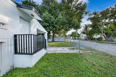 1244 NW 45th St, Miami, FL 33142 - Photo 11