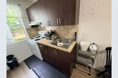1607 NW 16th Ave #3, Miami, FL 33125 - Photo 9
