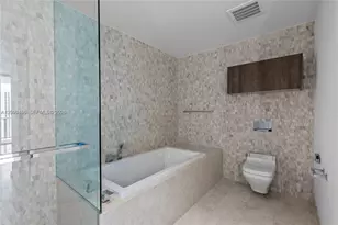 88 SW 7th St, Miami, FL 33130 - Photo 13