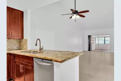 2408 N 35th Ave #2408, Hollywood, FL 33021 - Photo 3