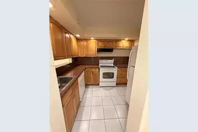 3396 Foxcroft Rd #210, Miramar, FL 33025 - Photo 5
