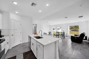 4217 NE 23rd Pl, Cape Coral, FL 33909 - Photo 5