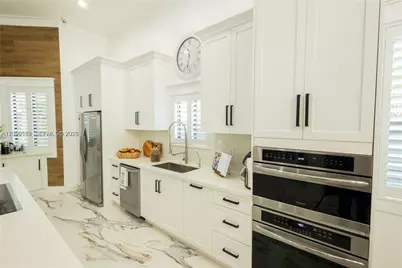 1873 SE 20th Ter, Homestead, FL 33035 - Photo 9