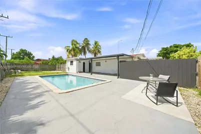 4041 W 8th Ave, Hialeah, FL 33012 - Photo 29
