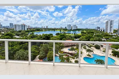 20281 E Country Club Dr #809, Aventura, FL 33180 - Photo 3
