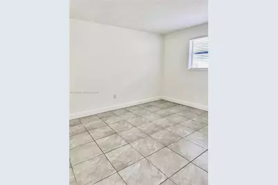 950 Biarritz Dr #4, Miami Beach, FL 33141 - Photo 7