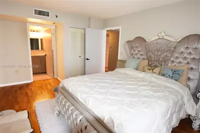 540 Brickell Key Dr #902, Miami, FL 33131 - Photo 13