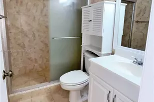 153 Lakeview Dr, Weston, FL 33326 - Photo 21