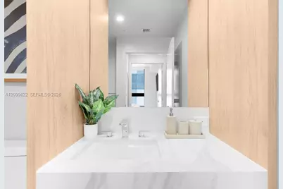 11 NE 6th St #510, Miami, FL 33132 - Photo 23
