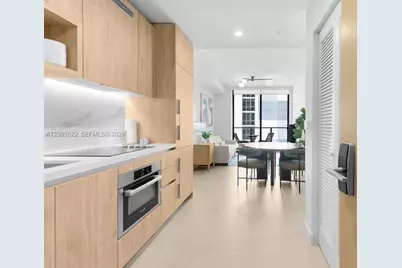 11 NE 6th St #510, Miami, FL 33132 - Photo 11