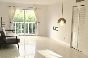 836 SW 1st St, Miami, FL 33130 - Photo 3