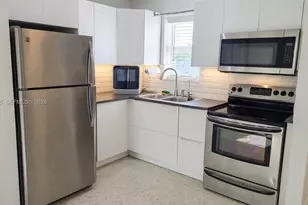 836 SW 1st St, Miami, FL 33130 - Photo 9