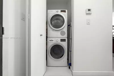 900 Biscayne Blvd #5310, Miami, FL 33132 - Photo 31