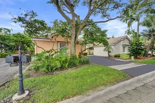 10149 NW 4th St, Plantation, FL 33324 - Photo 3