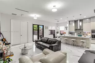 8924 NW 161st Terrace, Miami Lakes, FL 33018 - Photo 7