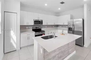5534 NW 27th Pl, Lauderhill, FL 33313 - Photo 5