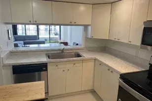 555 NE 15th St, Miami, FL 33132 - Photo 3